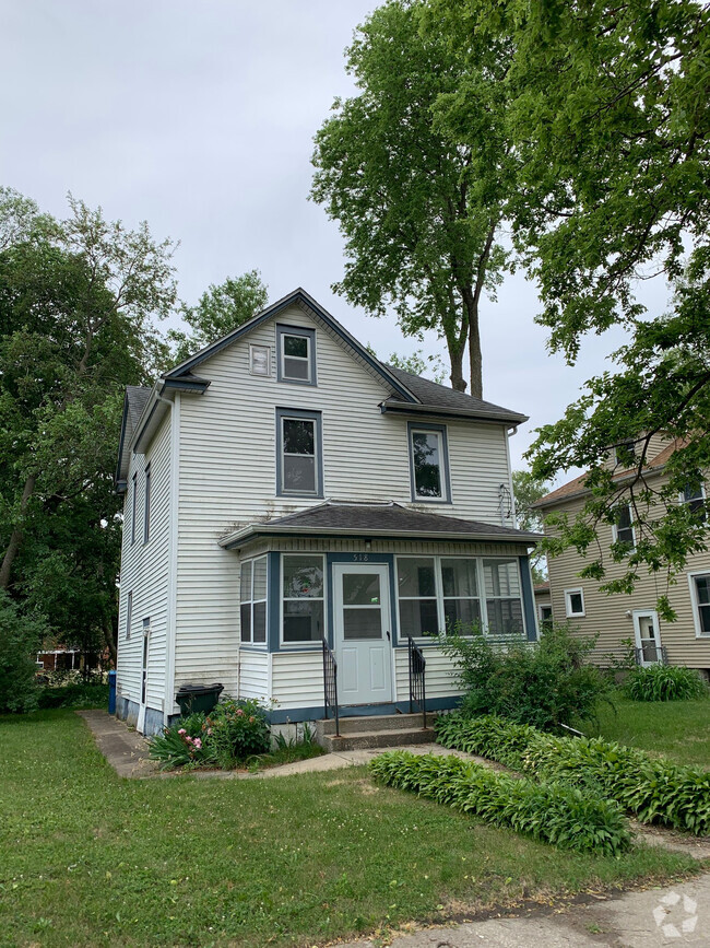 Building Photo - 518 Cottage St Rental