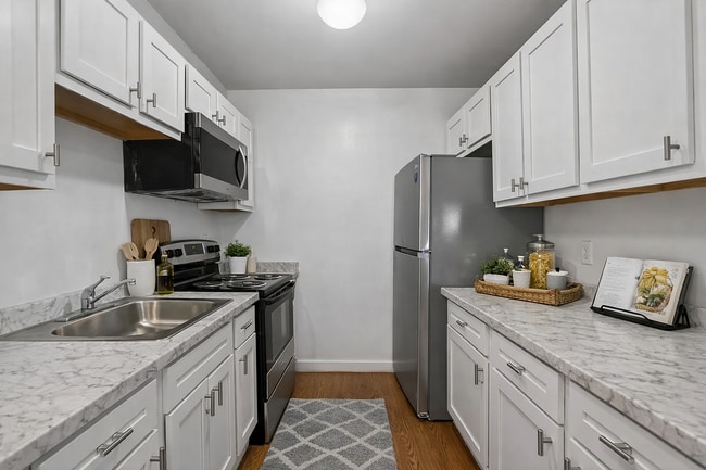 Kitchen 2 - Christopher Crossing