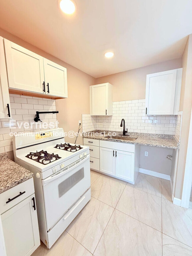 Photo - 15472 Lauder St