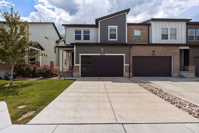 Building Photo - Great 3 Bed 3.5 Bath Townhome in Bluffdale!!