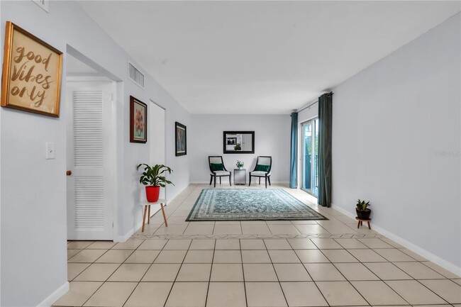 Photo - 1799 N Highland Ave Unidad 22