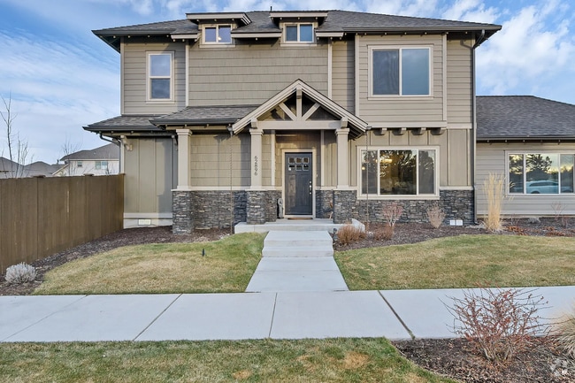 Building Photo - Nearly new 3 bedroom 2.5 bath in Mirada Ne... Rental