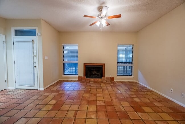 Photo - Robbins Place #208