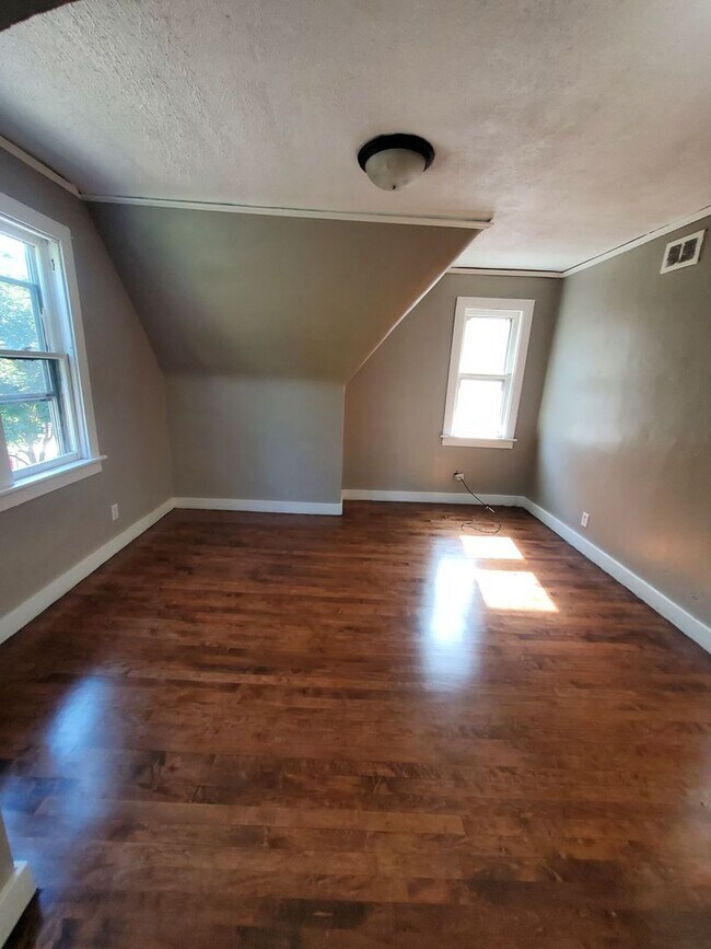 3149 N 25th St Unit 3149A (Upper)