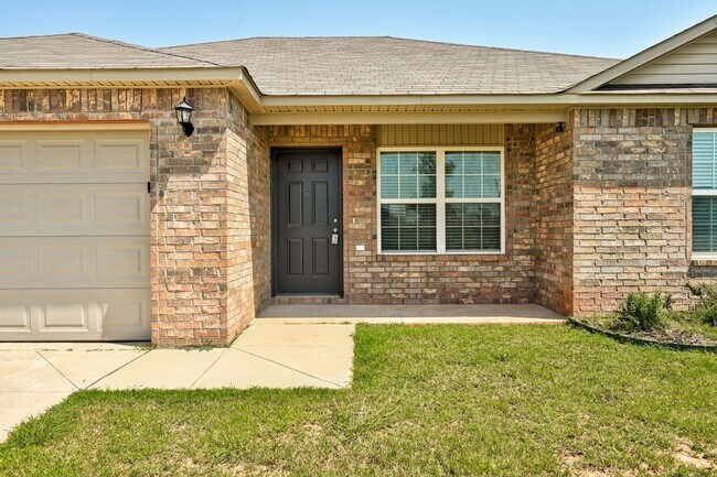 Photo - Gorgeous 3 Bed 2 Bath in Moore/SE OKC