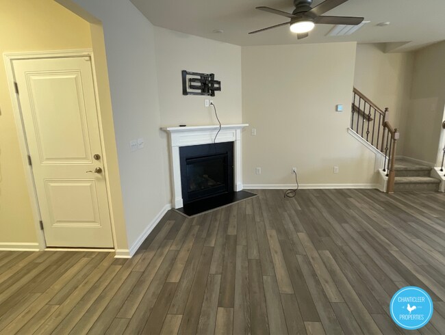 Photo - 222 White Oak Ridge Dr