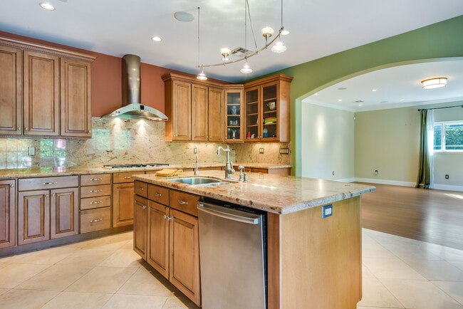 Photo - 2006 Manhattan Beach Blvd Unidad A