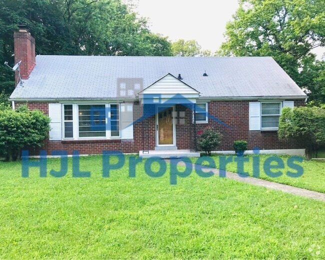 Building Photo - Beautiful Large Home in Donelson!