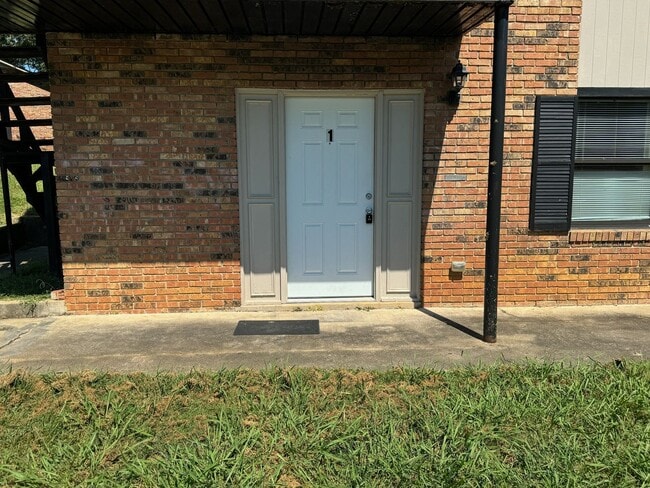 Photo - 949 Chadwick Dr Unit 1