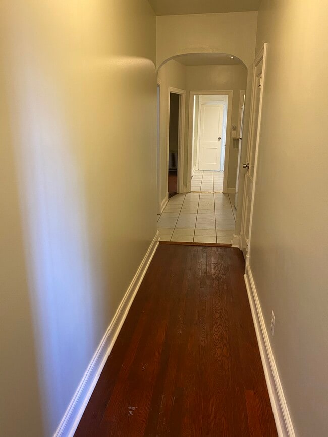 Hallway - 1227 Holbrook Ter NE Unit 3