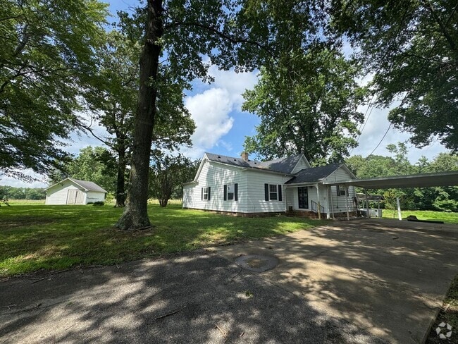 Building Photo - House in Martin, TN!