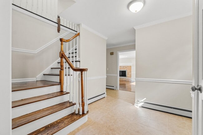 Photo - 215 Oak Ave
