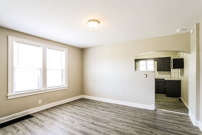 Photo - 732-734-734 E Deshler Ave