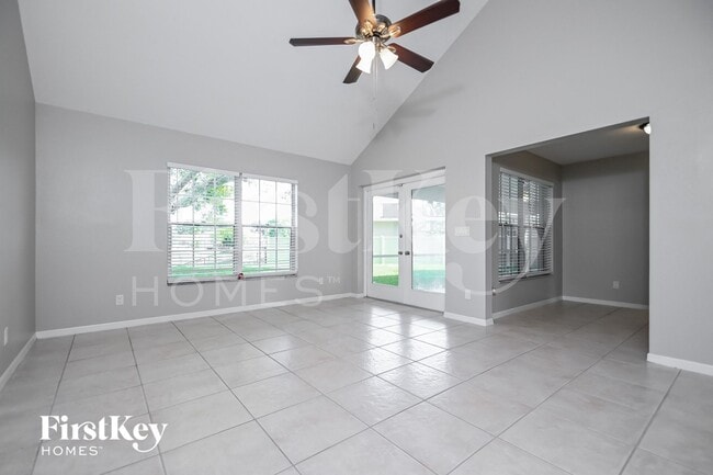 Photo - 15 SE 12th Ave