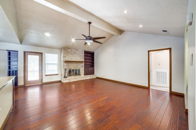 Photo - SPACIOUS 3-BEDROOM HOME IN OAK HOLLOW ESTATES