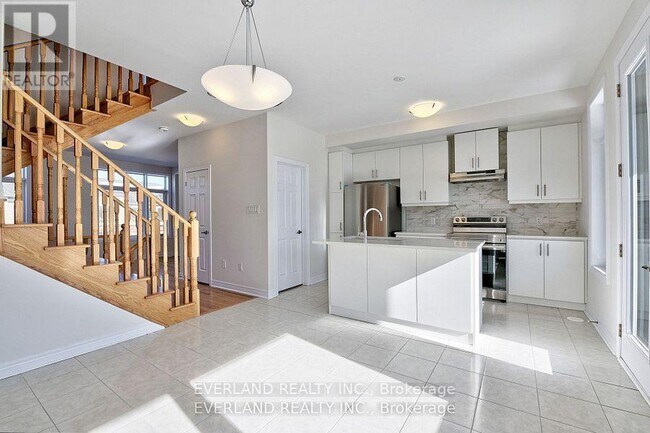 Photo - 173 Mumbai Dr