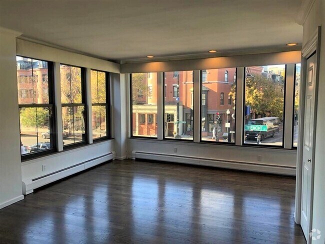 Building Photo - 608 Tremont St Unit 1 Rental
