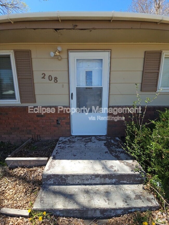 Building Photo - 208 Maple Dr Rental