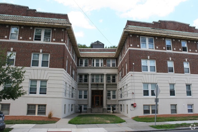 119 West Wyoming