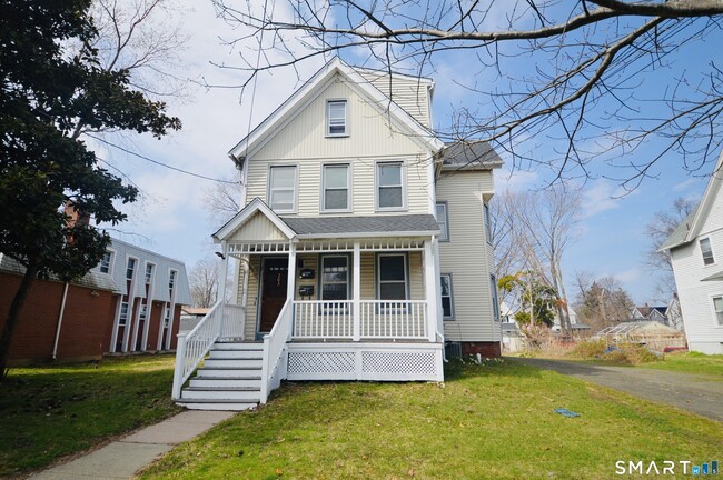 Building Photo - 203 Main St Unit 2nd fl