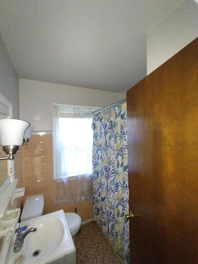 Photo - 216 Goodell St