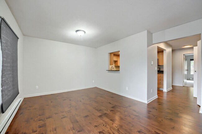 Photo - 10424 NE 32nd Pl