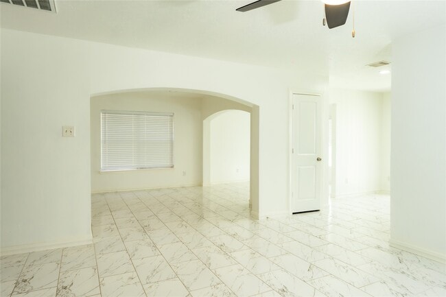 Photo - 3807 Gardenia Bend