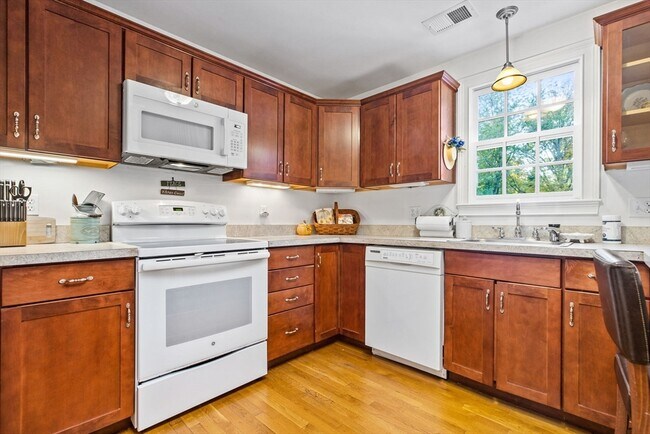 Photo - 66 Mann Lot Rd Unit R