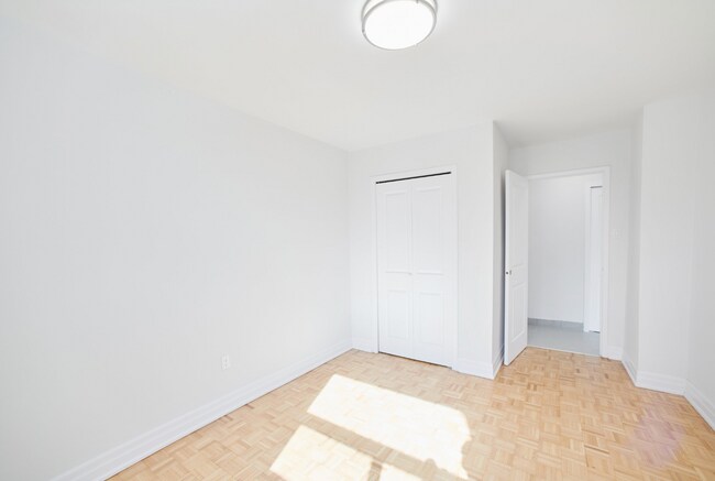 Photo - NEWLY RENOVATED 1 Bedroom Apt - MISSISSAUGA Unit 1 BD