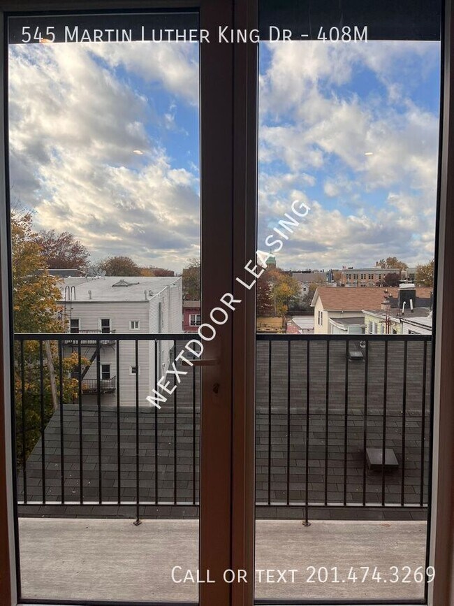 Photo - 545 M.L.K. Drive Unidad 408M
