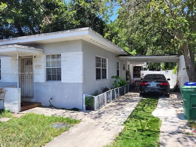 Photo - 5731 NW 6th Ave Unidad 2