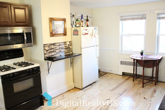 Photo - 29 Aldrich Rd Unit 1