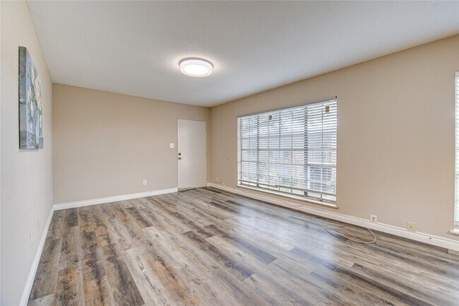 Photo - 2101 Fountain View Dr Unidad 76