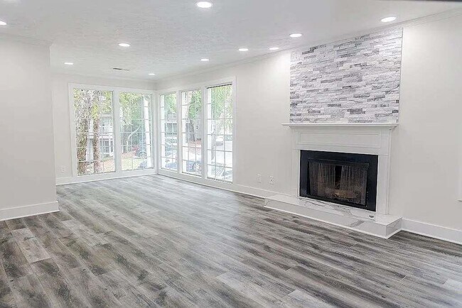 Photo - 410 Countryside Pl