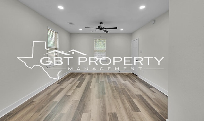 Photo - Spacious 4 Bed, 2 Bath Home for Rent – Reu...