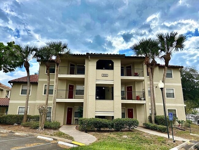 Building Photo - 3020 Parkway Blvd Unit 303 Rental