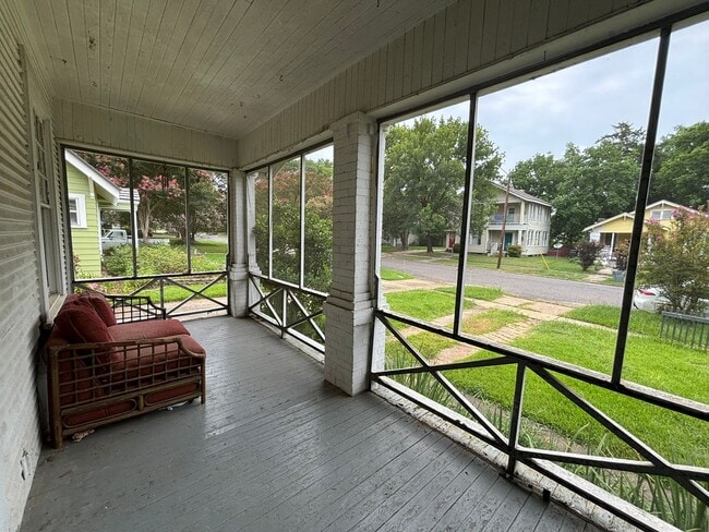 Photo - 425 Atkins Ave