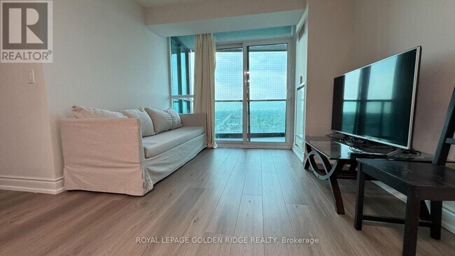 Photo - 15 Greenview Ave Unit 1307