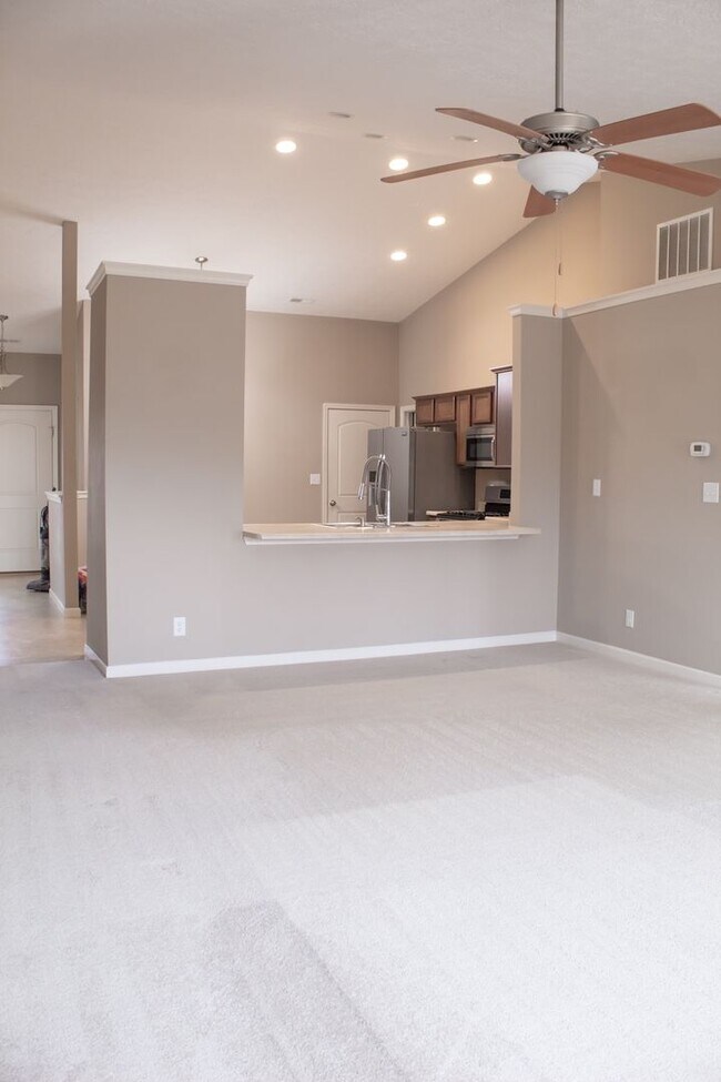 3 Bedroom, 2.5 Bathroom In Lindberg Village Rental House Rental in