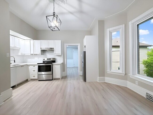 Photo - 47 Ontario Ave Unit 2