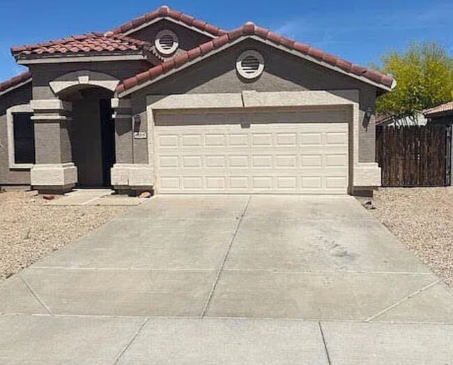 Building Photo - 3 BEDROOM IN GOODEYEAR Rental