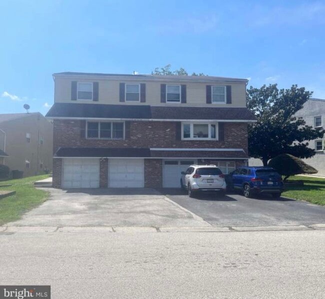 612 Country Ln