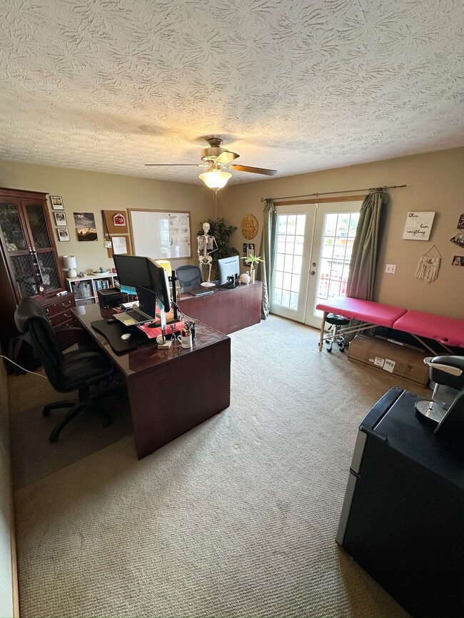 Photo - 565 S 43rd St