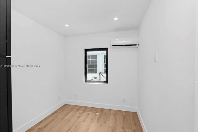 Photo - 419 78th St Unidad 4