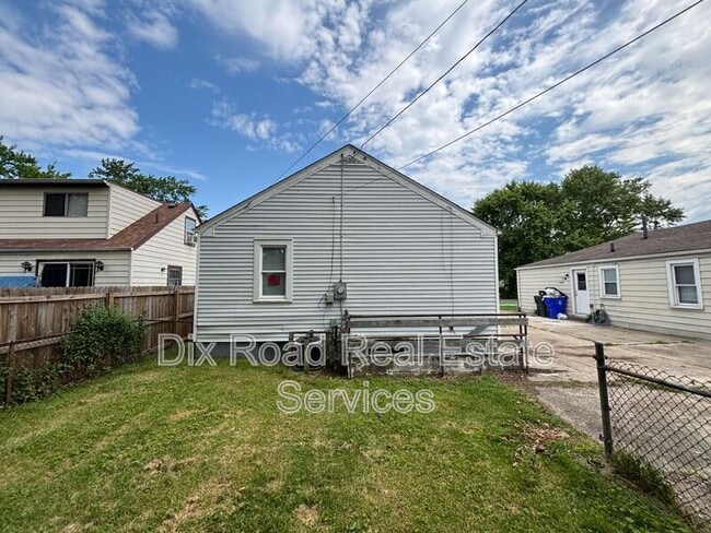 Photo - 1145 Chase Ave