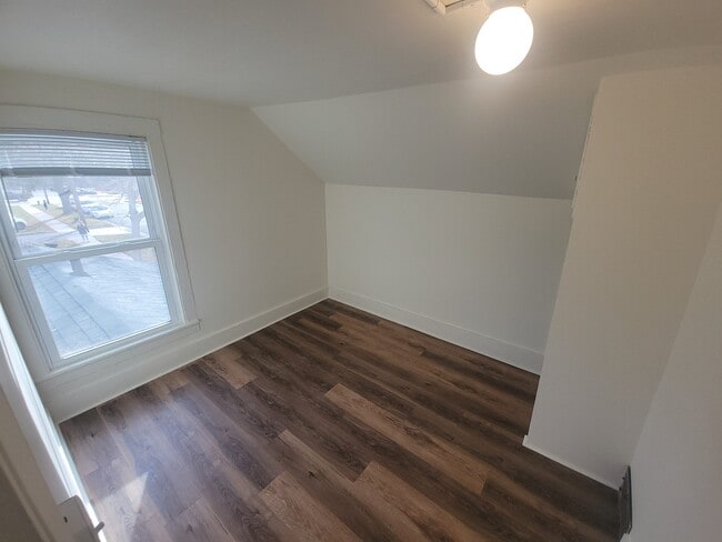 Photo - 247 Chippewa St