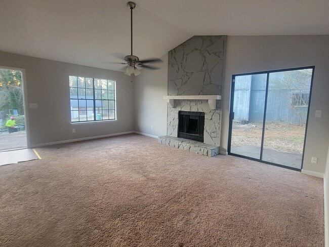 Photo - Super cute updated ranch! - Walk to Keningston Train Station - Self-Showings Available.