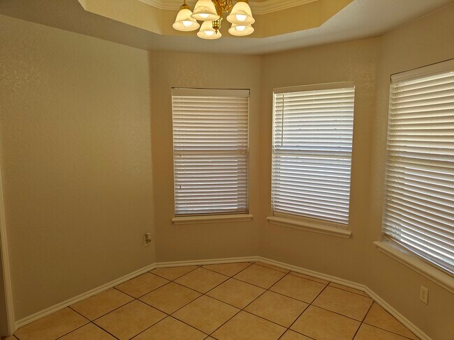 Photo - 809 Regiment Way