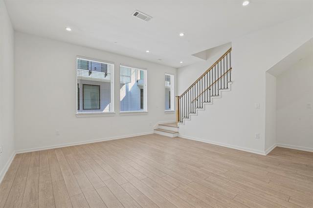 Photo - 410 W 9th St Unit 209