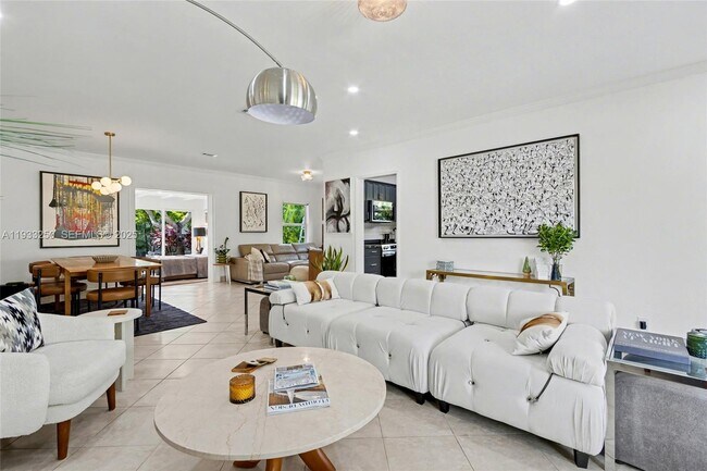 Photo - 818 NW 29th Ct